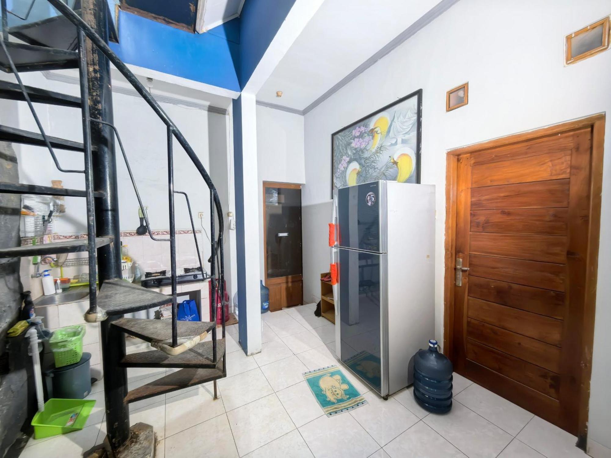 Mutiara Babarsari Homestay Jogja 日惹 外观 照片