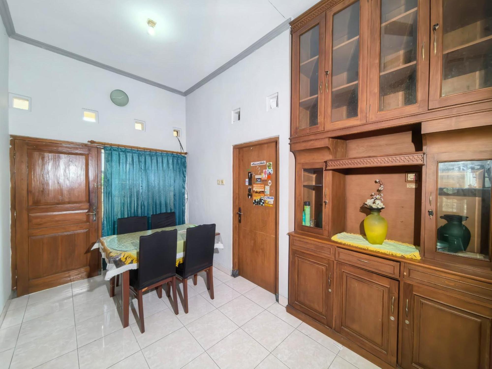 Mutiara Babarsari Homestay Jogja 日惹 外观 照片